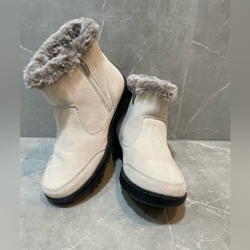 Khombu Iris Suede Cream Faux-Fur Winter Ankle Boots